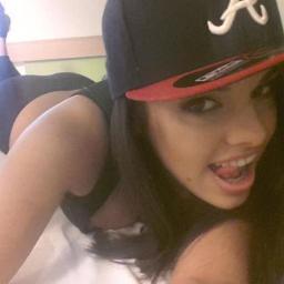 iFeelYouLovee's profile picture. 