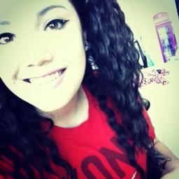 KaiMarieBee's profile picture. †
-Esthetician.
-Celiac Disease