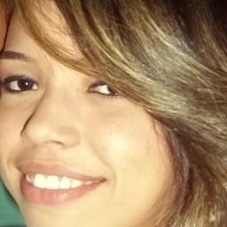 Sou espontânea. Gosto de sorrisos, abraços, olhares e carinho. Sou Chata, dramatica, Ciumenta,Romantica, teimosa, dificil de entender, apaixonada por Deus :))