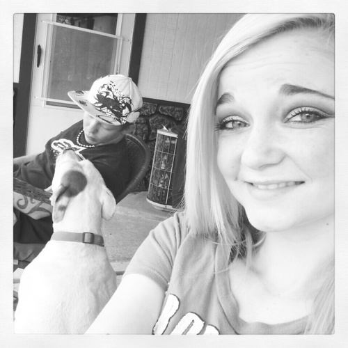 im 17, engaged to colby pack3, class of 2014, live in oklahoma.