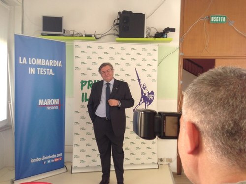Senatore della Lega Nord , capogruppo Commissione sanità e Antimafia,vice presidente del Gruppo Lega Nord.Amo leggere. Vice Presidente juventus club Parlamento