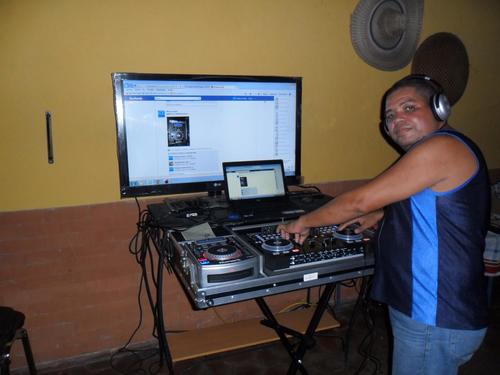 Dj. de mùsica retro.