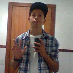 ei ei ooh olha pro DJ ' 
--Eu quero se livrar do stress desse Mundo, quero ficar numa casa ali bem perto do mar --