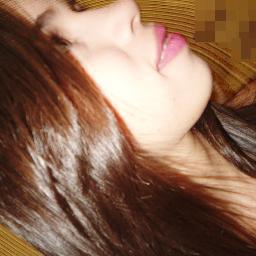 - Ando com o coração florido de amor, de sorrisos, de ternura, de Deus !