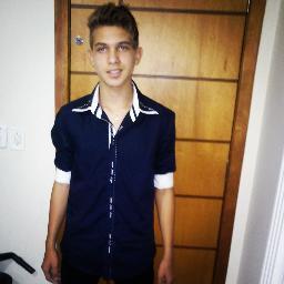 Um sonho de ser Jogador de futebol :D  SEGUE AE