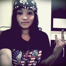 Oi, eu sou Sou cantora de chuveiro, baterista de mesa, e guitarrista de ar! u_u.
Foda se me Segue se Quiser ! 
*-*
