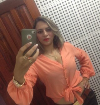 Eu poderia pedir muitas coisas para DEUS, 
mas vou pedir somente uma:
-Que Ele me mostre sempre o melhor caminho.
My family my life....