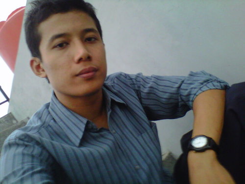 Tampan,baik hati,, tpi kata orang2 enggak,,,,