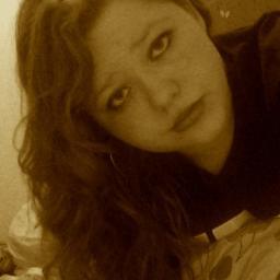 i follow back!!! I love you @Niky312 and @hannahlove2000