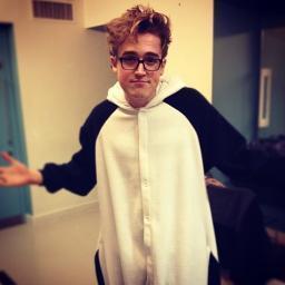 I love music because it is life and without it we would not be anyone
The Beatles, Mcfly, Jonas Brothers, One Direction, 
Simple Plan,Gren Day,Evanecence.