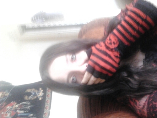 AlouiseHardaker's profile picture. Broken hearted again..... :(