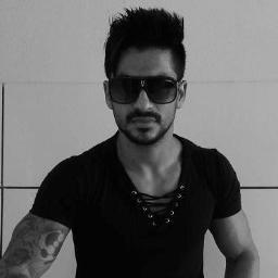 Cantor, Compositor e Sonhador! 
http://t.co/p1uNDp8gqr