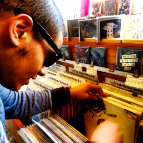 Music Enthusiast, DJ promoter/Artist scout, Marketer. New Projects Developing soon! New Artists Send me your music!
