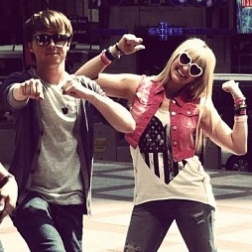 Hi im Rydel Lynch! Im 19 years young! Im the 2nd oldest of 5! In a amazing band called R5! Daddys princess! #Taken (virgin)