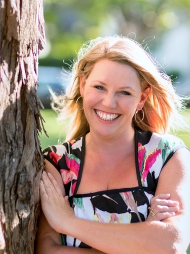 Kiwi/Australian hybrid, living in NZ. Wine lover, occasional cook, Mum, ex-Entrepreneur and Radio Broadcaster.