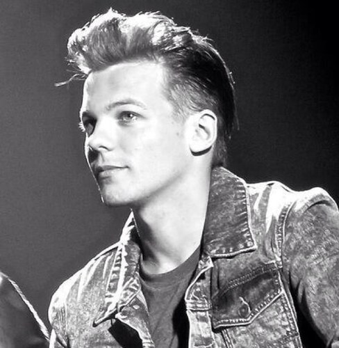 please follow @hallowedniall xx