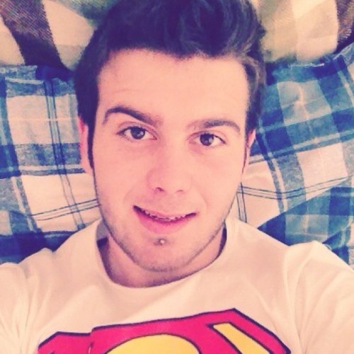 emirhk94's profile picture. 