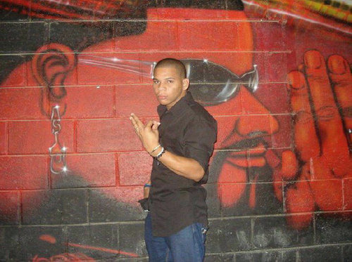 Dominicano de corazon! Cantante de Pasion.