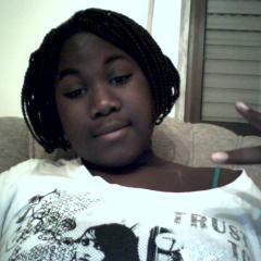 Hello! Eu tenho 13 anos e gosto de chocolate.
Sou Directioner, Belieber, Walker, Wolfer e Bigger.
Kem me seguir eu sigo de volta. XD