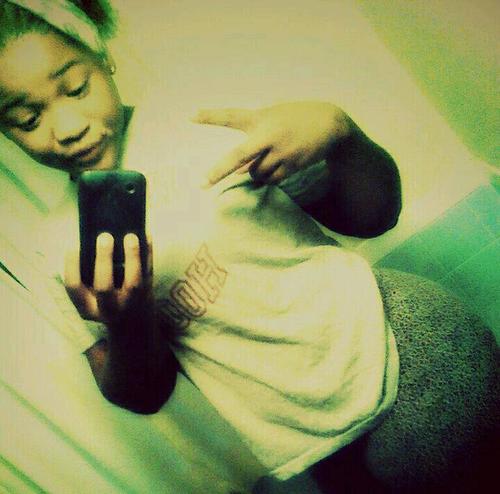 Ayeee : FOLLOW Me & I'll FOLLOW Back ' ♥
 -Lexuuuuussss