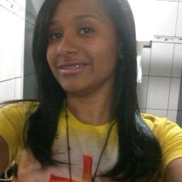 Sou vocacionada a comunidade @CANÇÃONOVA, quero corresponder a vontade de Deus, pois Aquele que me criou vê aquilo que é invisivel... Amo música!