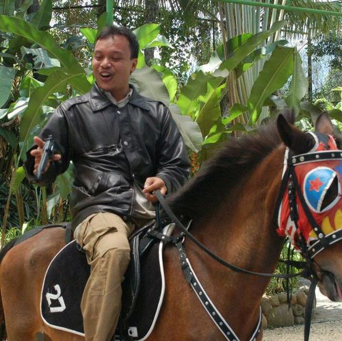 DharmaBijaksana's profile picture. 