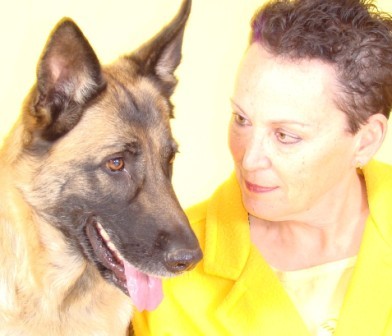 Enrich lives of animals (home or zoo) and people by teaching animals to communicate TO YOU in sign! Author bestseller: DOGS CAN SIGN TOO! Professor/Behaviorist
