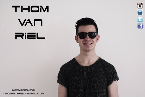 Dj/Entertainer/Eindbaas Bookingen // info // moppen // Thomvanriel@gmail.com Dropbox //Thomvanriel@gmail.com. Instagram // thomvriel
