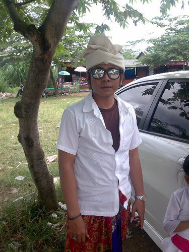 Paten,nikmati hidup,jangan ruwet,happy aja,semua udah d atur,kita cuman bisa berusaha dan berdoa,