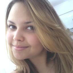 Brasileira, 24 anos. Uma aprendiz da vida apaixonada por mídias sociais! FB: /leandra.amorim