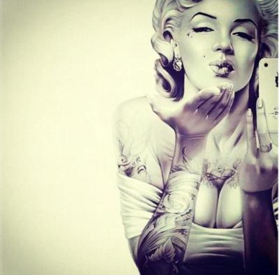 Tie-Dye please. Excuse me while I kiss the sky. . . 大麻