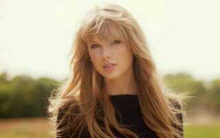 ｡★*ﾟﾟ*★∵★*ﾟﾟ*★｡
☆ﾟﾟ☆ ﾟ☆
 ★* Taylor *★*★｡Swift ｡★*
∵☆｡｡☆∵
ﾟ*★｡｡★*ﾟ
ﾟ*☆* ﾟ