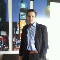 Accountancy student aan de HvA, houdt van voetbal, snowboarden, koken en eten.