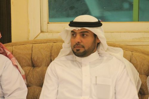 قد أفعل الشّيء لا أبغي به أملاً.. ولا أبالي الورى ماذا يقولونا!..همّي ضميري، ..فإن أرضيته فعلى ‏رأي العباد سلامُ المستخفّينا!