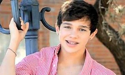 inspiraçao AUSTIN MAHONE marido da  BEA e amante da CARLY