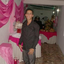 Soy real como bolívar y su espada dándole puñaladas a los hipócritas por su fachadas