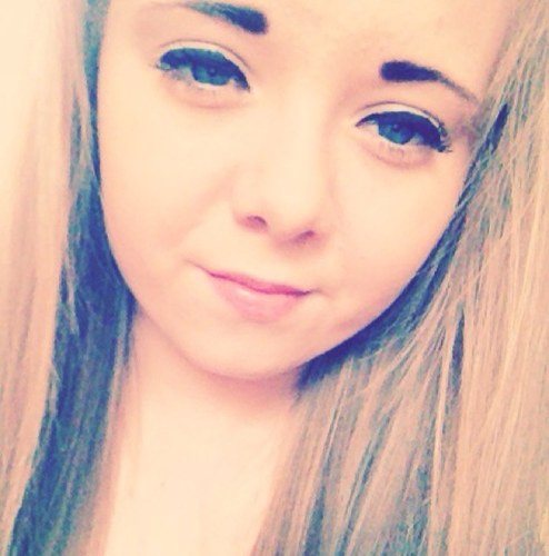 names lauren but you can call me tonight ;) fOllow for a follOw bk