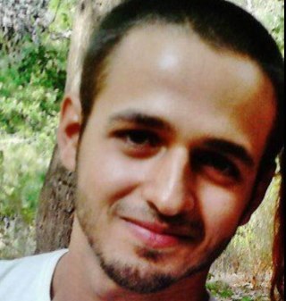 Estudiante y amigo, compañero y pareja, trato de superarme dia con dia