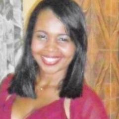 Então, ela sorriu...
Poque percebeu que a sua felicidade dependia apenas dela mesma. E de mais ninguém.