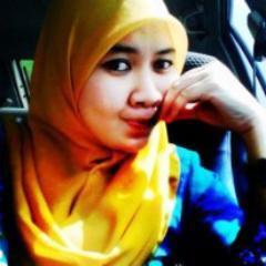 saya hanya manusia biasa yang banyak kelemahan.. & saya suka baju kurung... :') heaven