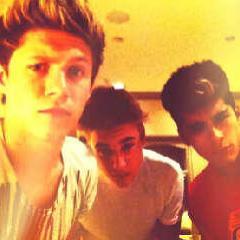 Well, im a #BoyBelieber & #GuyDirectioner;D| I am really proud of it & Yeah, enjoying my life| HarryLiamLouisNiallZayn &nd Justin, i just love them|0/5| ily|