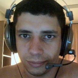 Para uns sou sonhador , para outros sou herói , para poucos sou o vilão , pra uns cinco ou seis sou o rei.Pra você , quem eu sou?