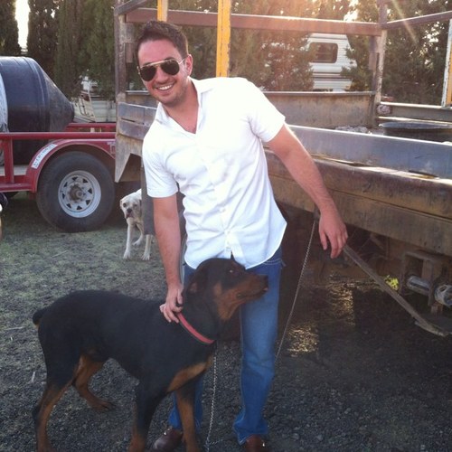 AlejandroCuilty's profile picture. Air Guitar Player