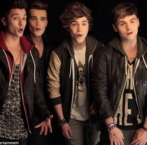 This summer, im goingto this concert! help me win VIP seats and back stage passes? http://t.co/HwmzspMGn4