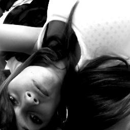 My girl is asleep , dream her dreaming , and smiling at me ♪
