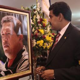 Comprometido con la revolucion , hijo del comandante eterno , dispuesto a morir por la patria , abogado patriota, ministerio de defensa.