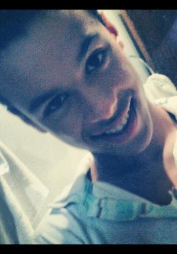 A vida e uma festa ou se diverte ou vc danca.           SIGAM meu outro twitter @7leonardogp