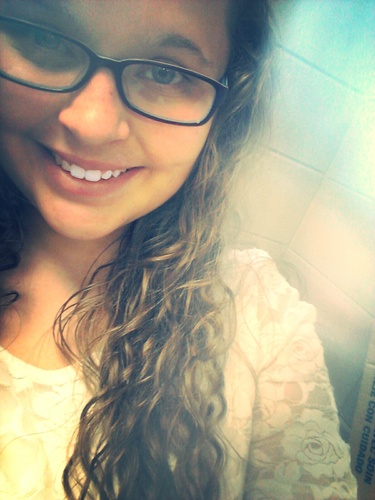 unashamed apoatolic pent girl. dont like my beliefs dont like me. simple i wasnt made to fit your characteristics.(: