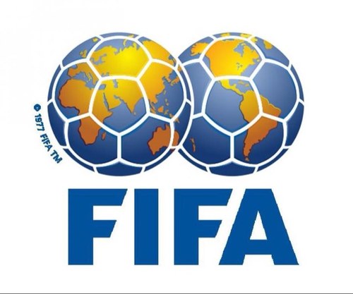 Twitter qui tourne sur le thème de Fifa et le monde du foot en général! Followez la page a MAAAX!