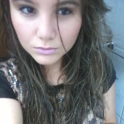 18 annos *-* / Adventistta do Settimo Diia (: / Desbravadoora ('yn / Futtura Estatistiica  / & Filha do Reei  ~ ♥ Maiis ? Seguee ! ;*
